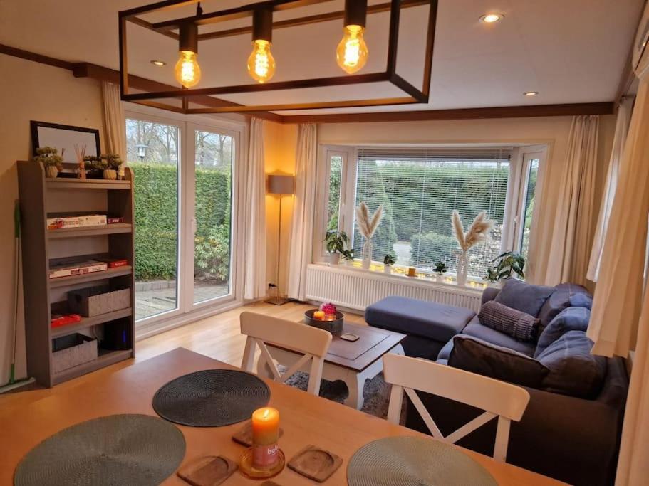 Chalet Voorzien Van Alle Gemakken In Een Bosrijke Omgeving Voorthuizen Εξωτερικό φωτογραφία